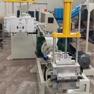 Isbarbar yaaca Twin Screw Pelletizing Line